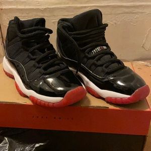 Bread 11’s size 5 in boys 7 in girls